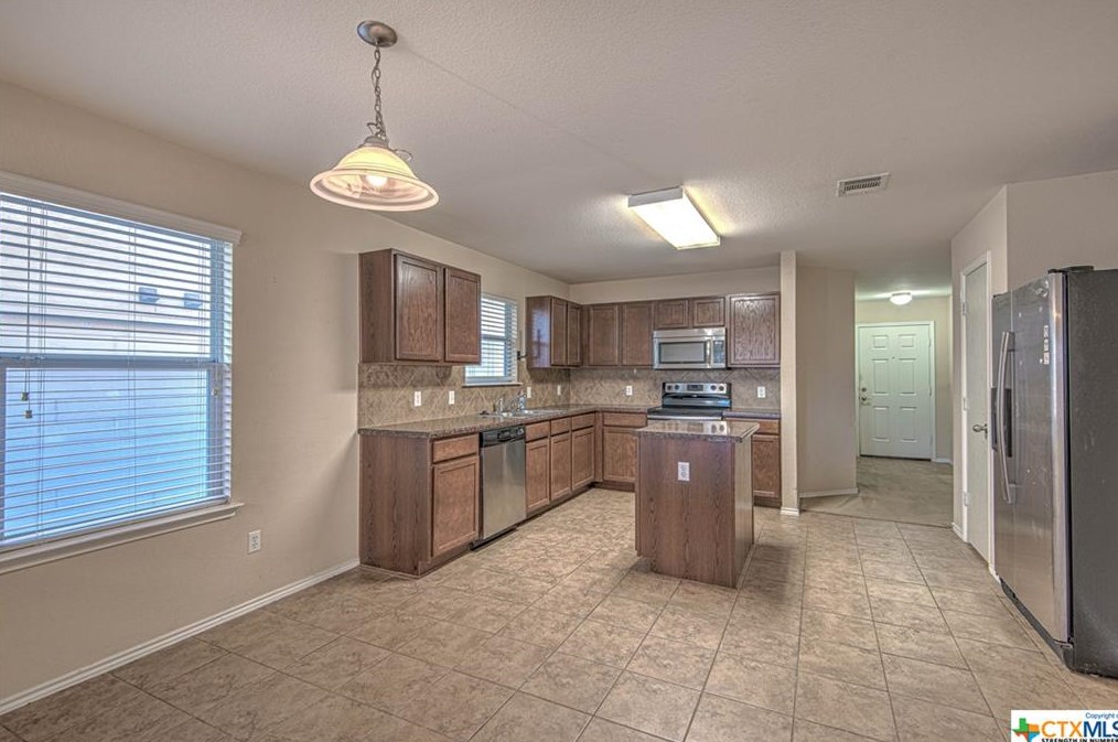 9108 Devonshire Ct, Killeen TX 76542-6296 exterior