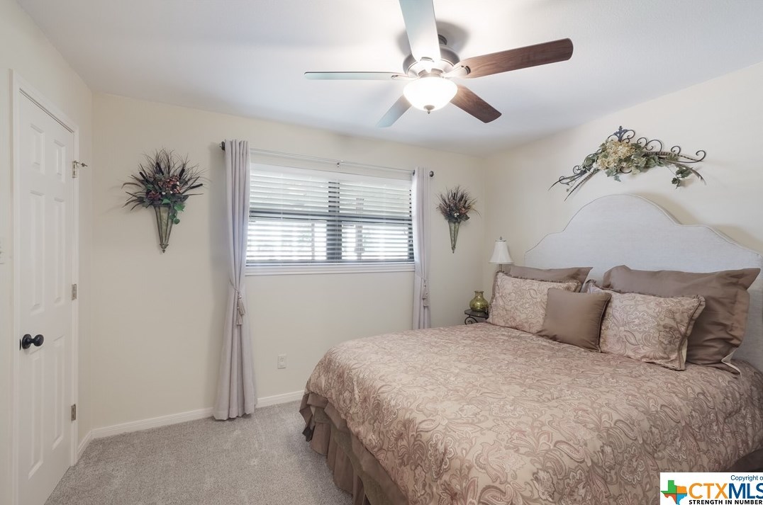 1340 Summerwood Dr, New Braunfels TX 78130-3625 exterior