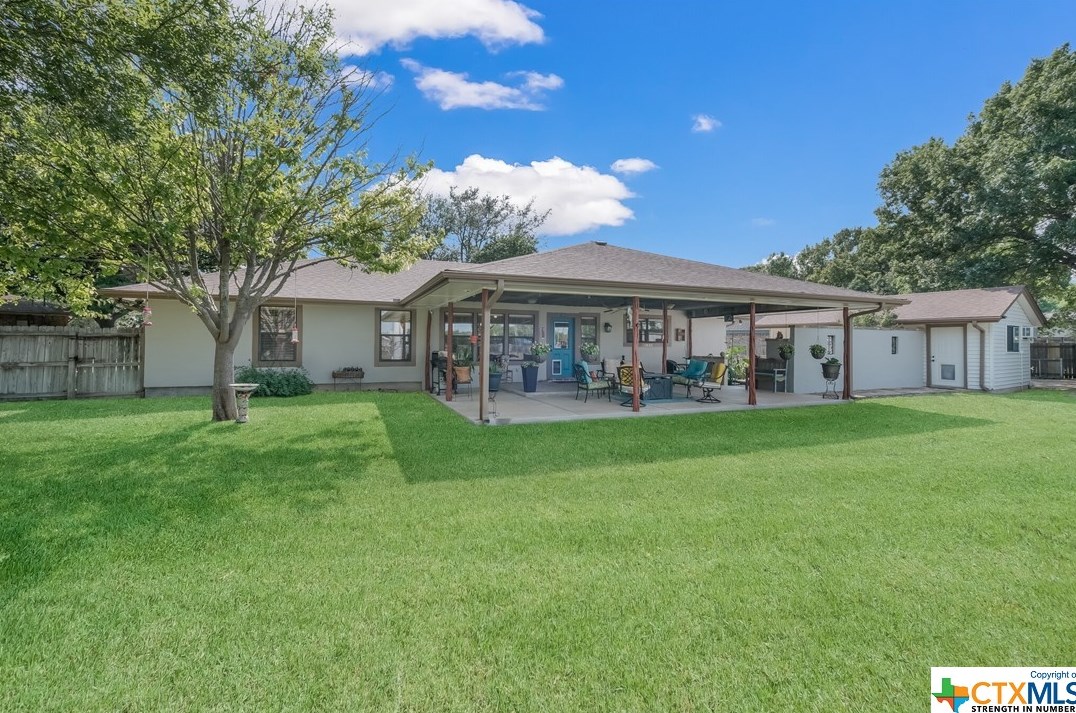 1340 Summerwood Dr, New Braunfels TX 78130-3625 exterior