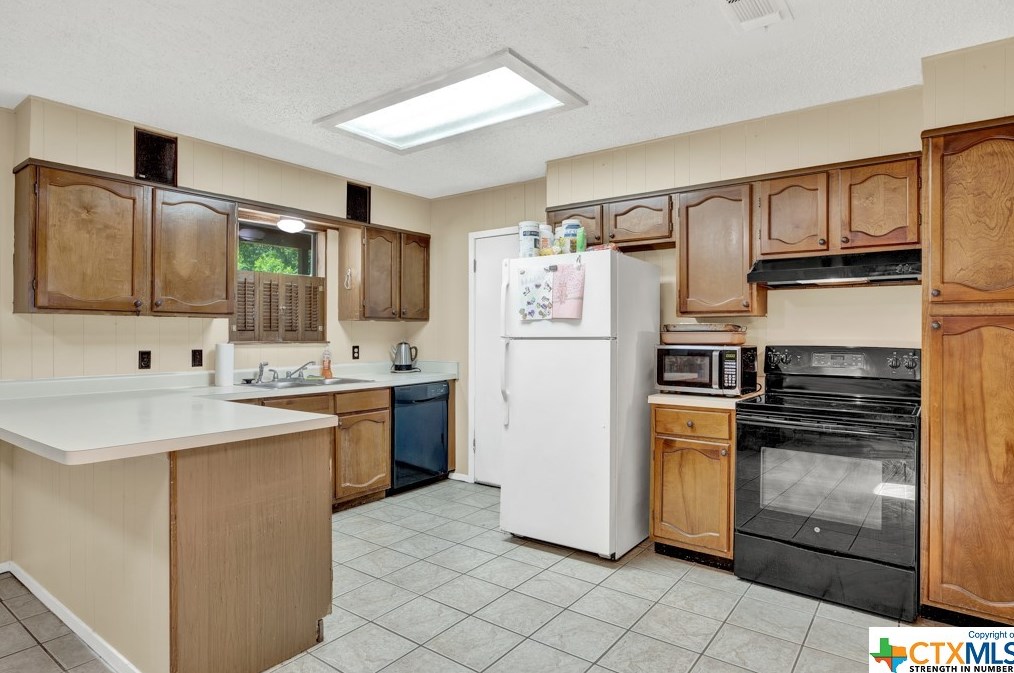 221 Gruene Rd, New Braunfels TX  78130-3213 exterior