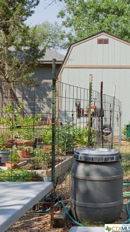 648 Mockingbird Dr, New Braunfels TX 78133-3698 exterior