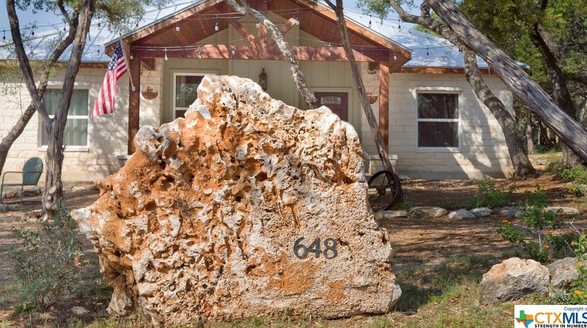 648 Mockingbird Dr, New Braunfels TX 78133-3698 exterior