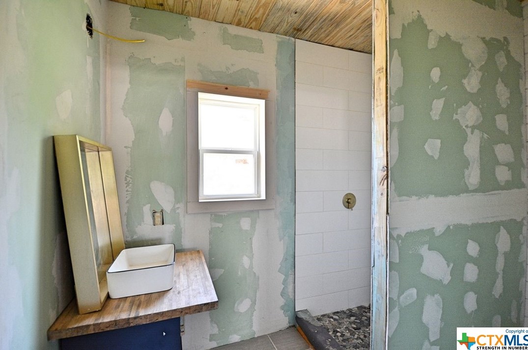 2902 Katy St, New Braunfels TX 78130-6317 exterior