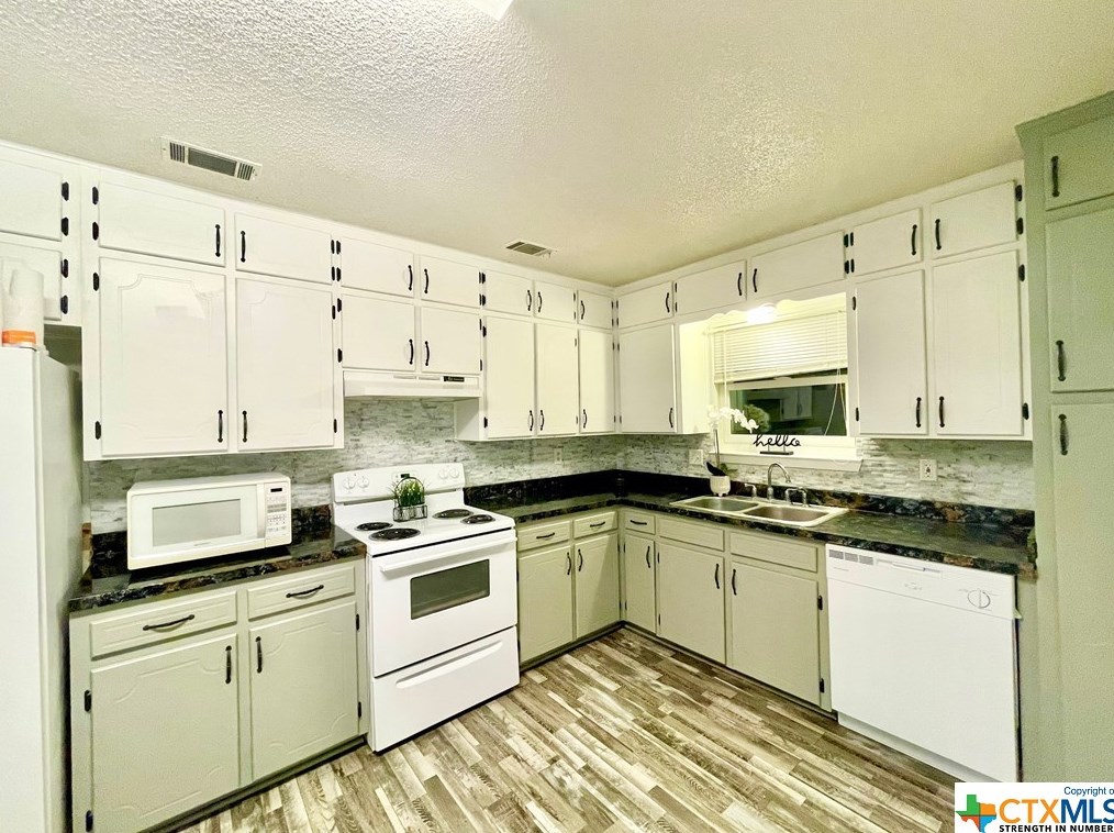 2412 Ridglea Ct, Killeen TX 76543-2951 exterior