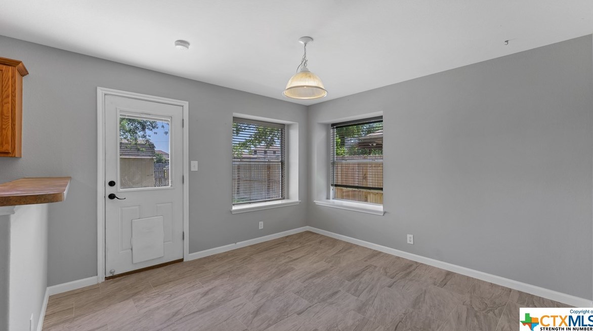 2492 Medina Dr, New Braunfels TX 78130-3195 exterior