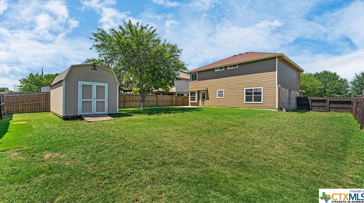 2492 Medina Dr, New Braunfels TX 78130-3195 exterior