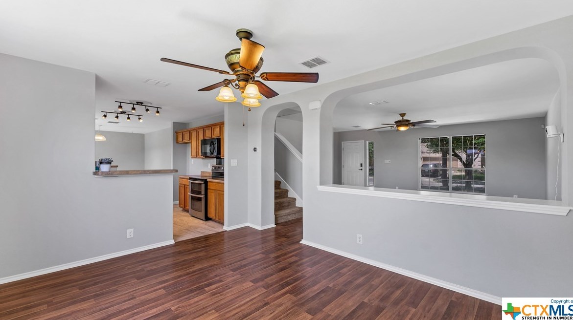 2492 Medina Dr, New Braunfels TX 78130-3195 exterior