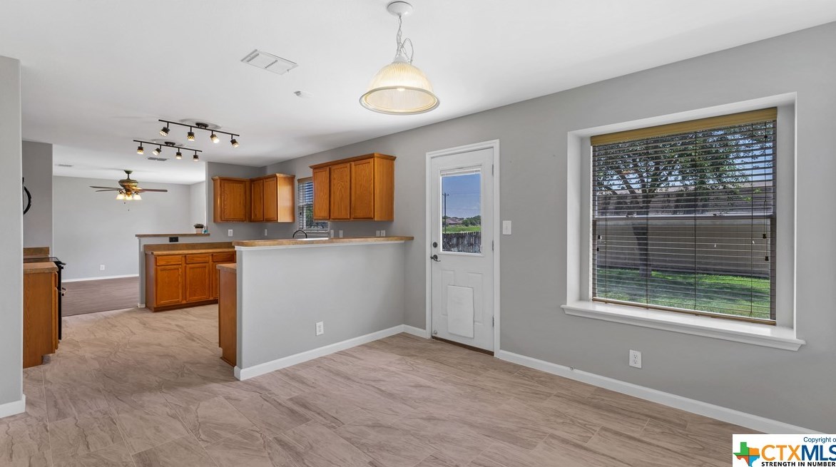 2492 Medina Dr, New Braunfels TX 78130-3195 exterior