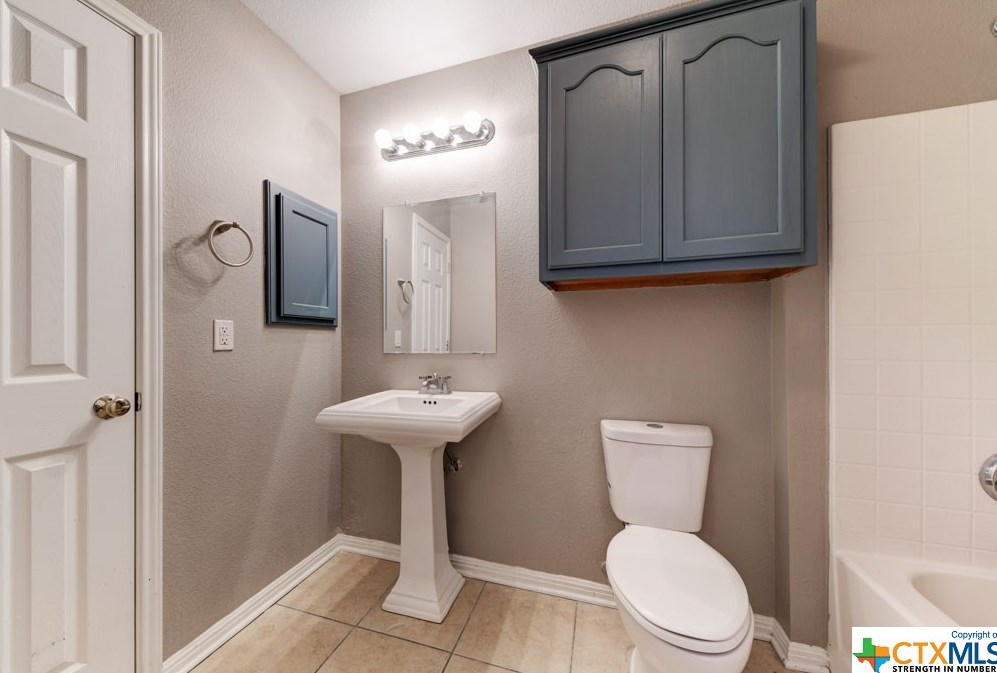 2131 Bentwood Dr, New Braunfels TX 78130-2972 exterior