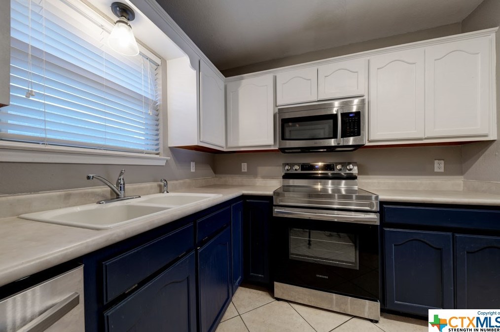 2131 Bentwood Dr, New Braunfels TX 78130-2972 exterior