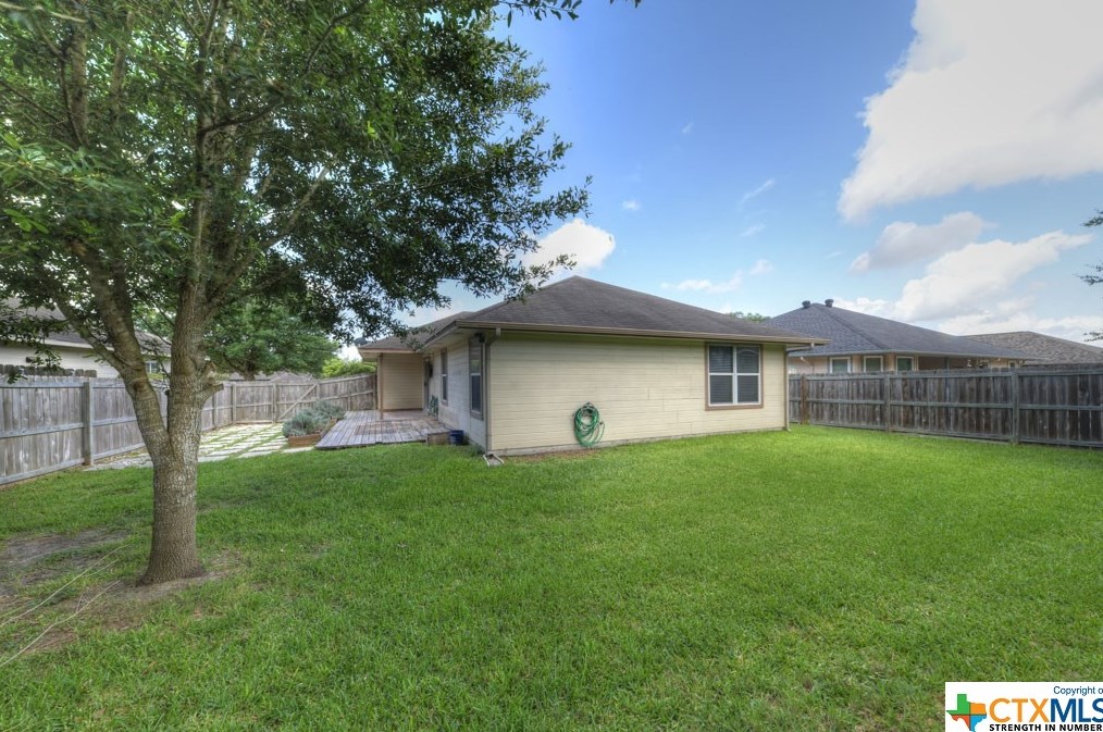 2131 Bentwood Dr, New Braunfels TX 78130-2972 exterior