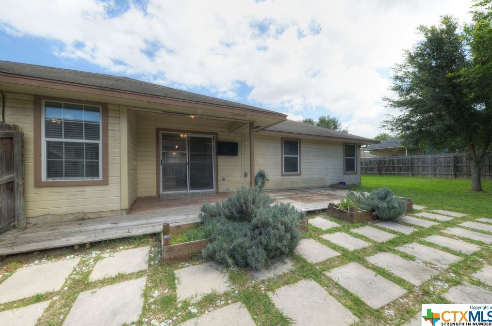 2131 Bentwood Dr, New Braunfels TX 78130-2972 exterior