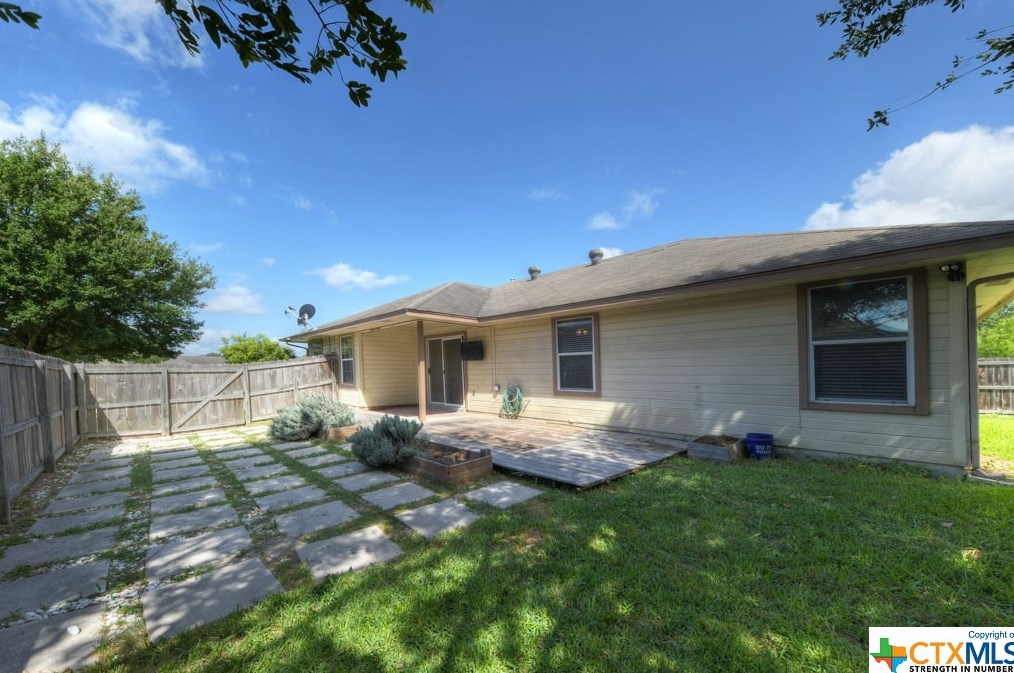 2131 Bentwood Dr, New Braunfels TX 78130-2972 exterior