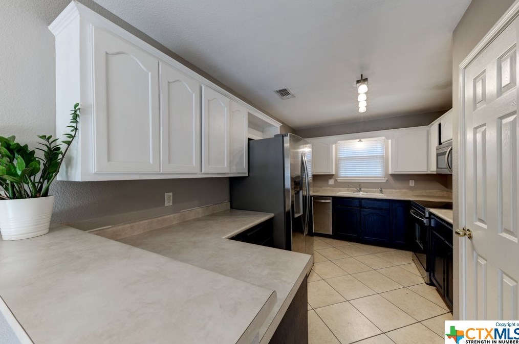 2131 Bentwood Dr, New Braunfels TX 78130-2972 exterior