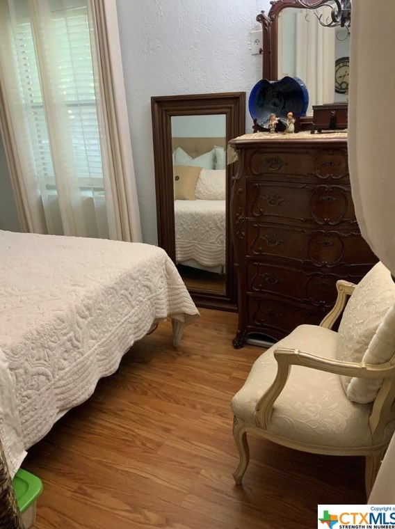 381 Hickory Ave, New Braunfels TX 78130-5828 exterior