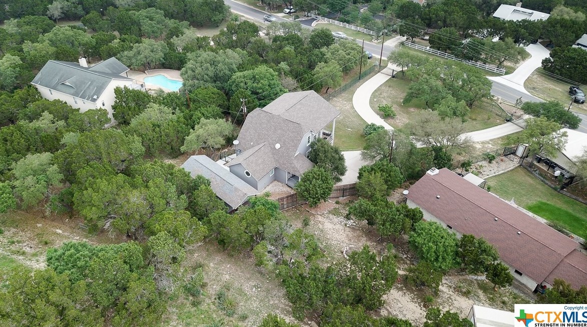 1075 Colleen Dr, New Braunfels TX 78133-5327 exterior
