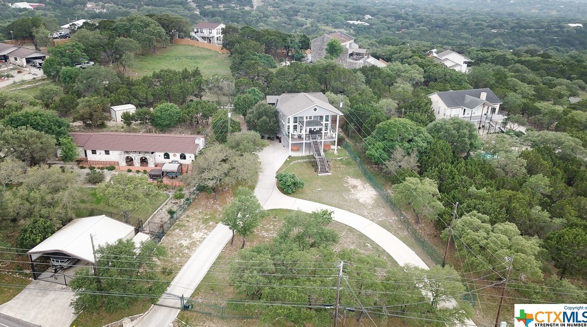 1075 Colleen Dr, New Braunfels TX 78133-5327 exterior