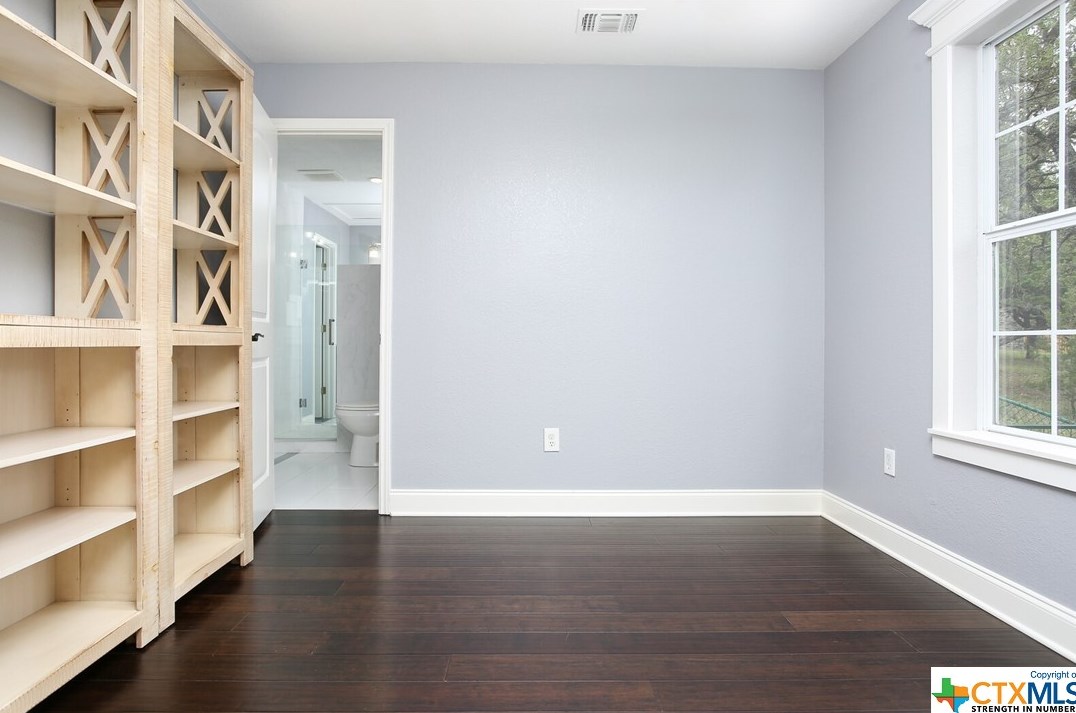 1075 Colleen Dr, New Braunfels TX 78133-5327 exterior