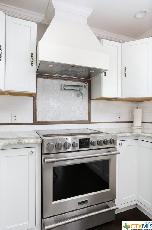 1075 Colleen Dr, New Braunfels TX 78133-5327 exterior