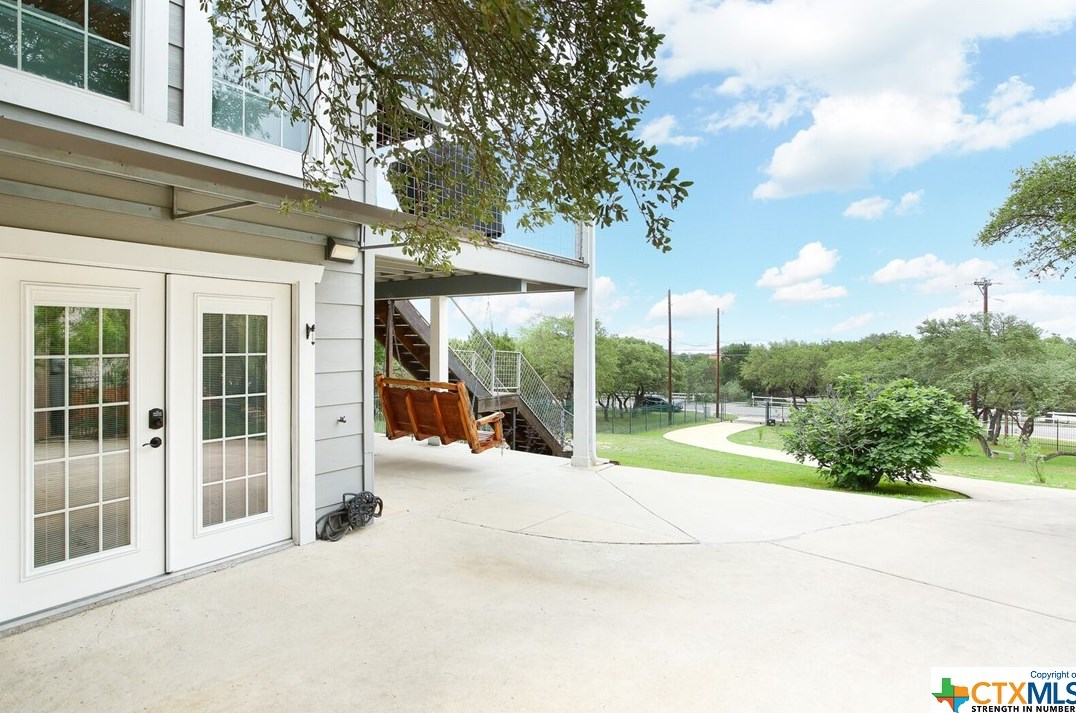 1075 Colleen Dr, New Braunfels TX 78133-5327 exterior