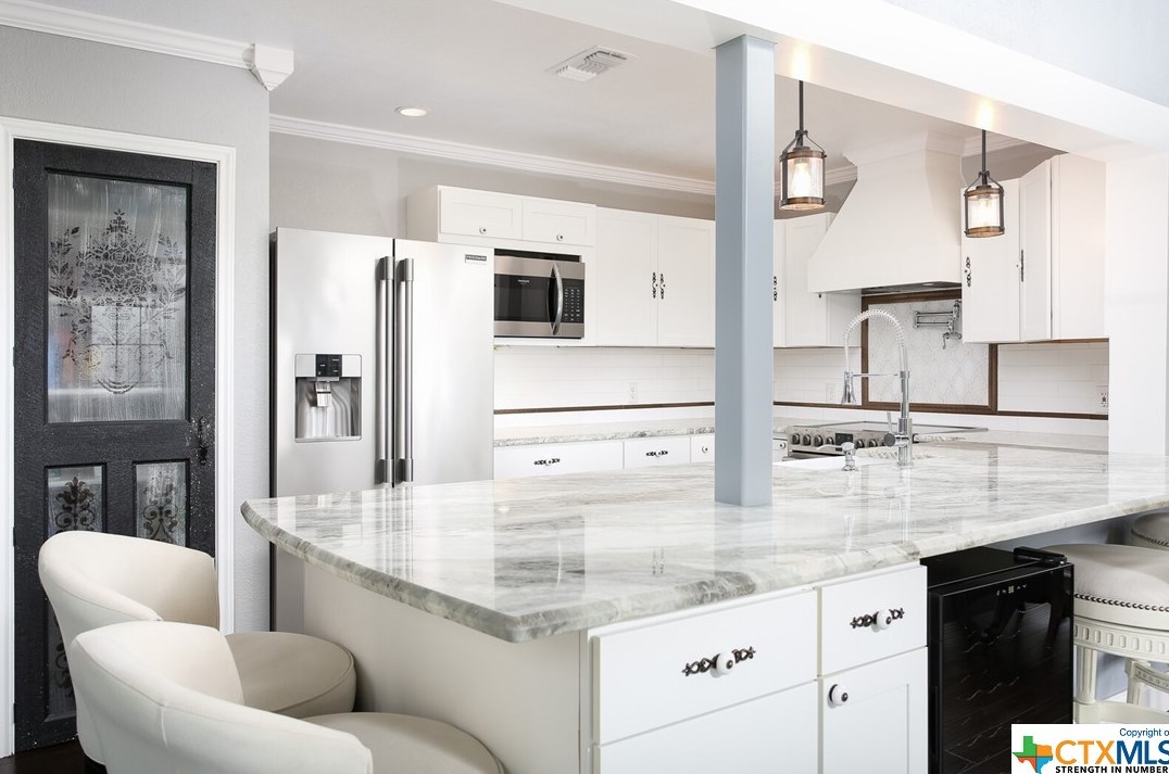 1075 Colleen Dr, New Braunfels TX 78133-5327 exterior