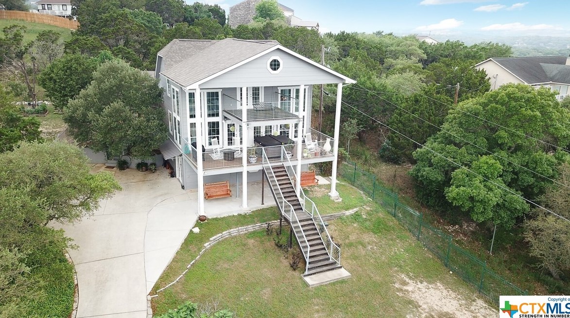 1075 Colleen Dr, New Braunfels TX 78133-5327 exterior