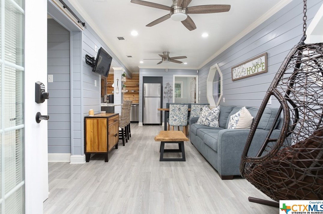 1075 Colleen Dr, New Braunfels TX 78133-5327 exterior