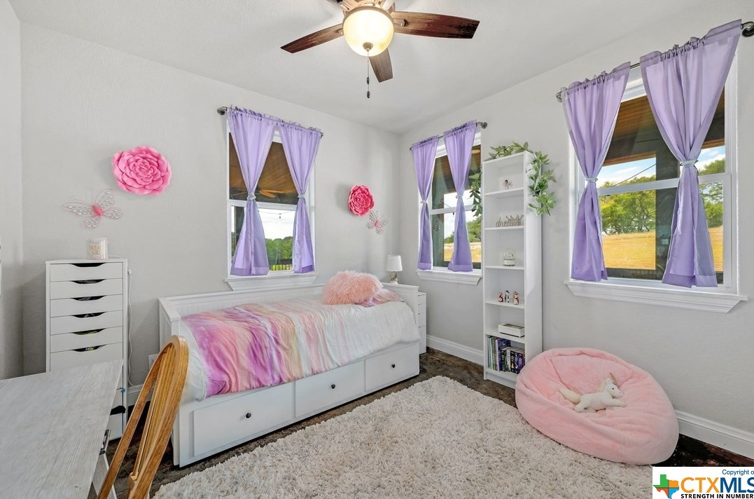 546 Riv Chase Way, New Braunfels TX 78132-6300 exterior