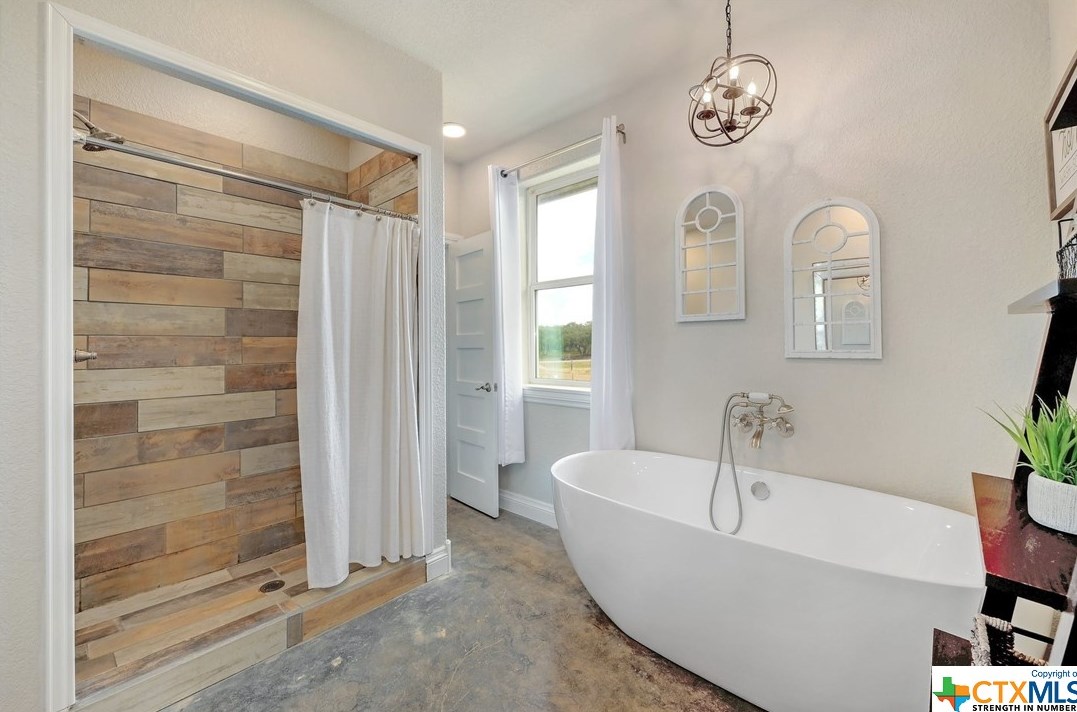 546 Riv Chase Way, New Braunfels TX 78132-6300 exterior