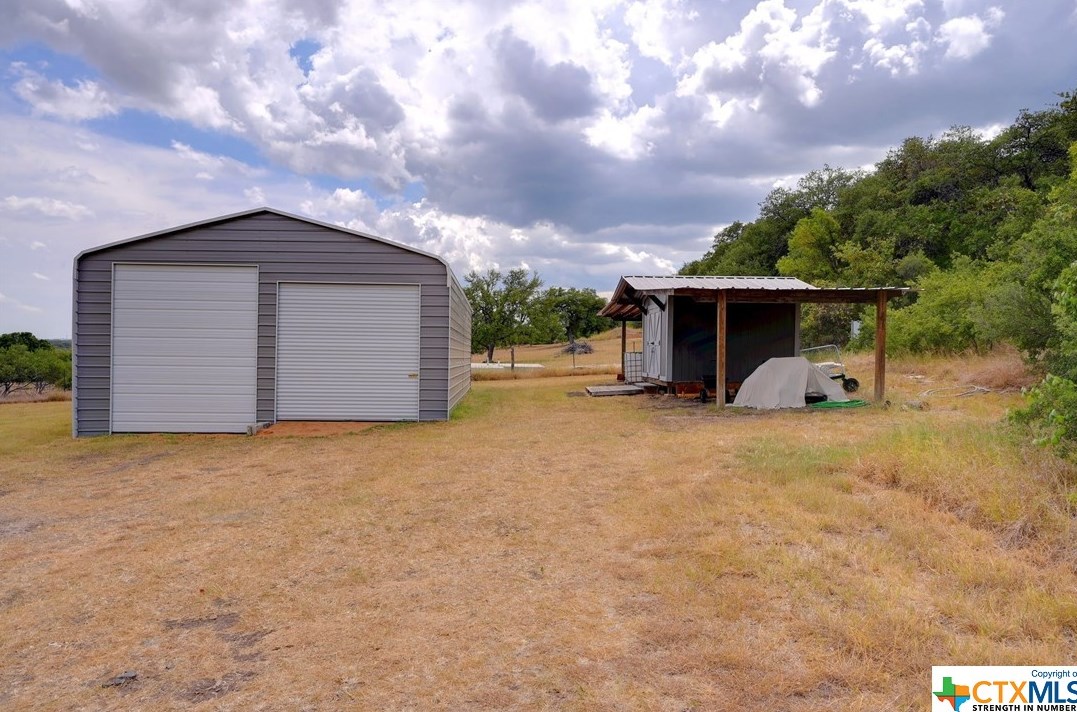 546 Riv Chase Way, New Braunfels TX 78132-6300 exterior