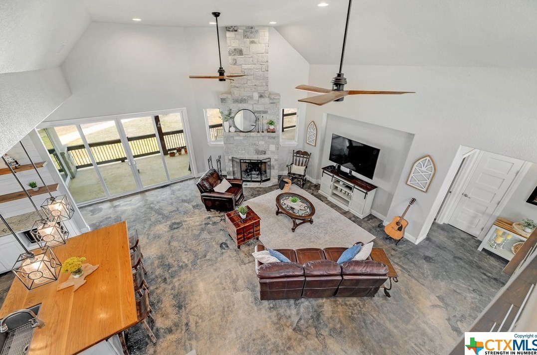 546 Riv Chase Way, New Braunfels TX 78132-6300 exterior