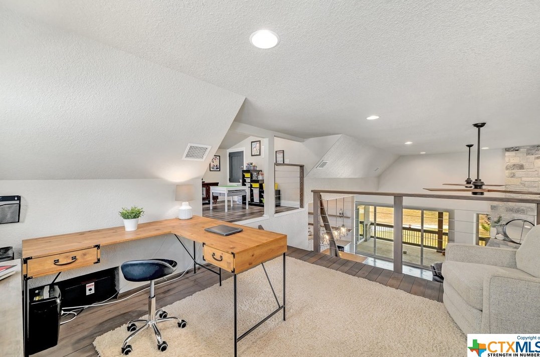 546 Riv Chase Way, New Braunfels TX 78132-6300 exterior