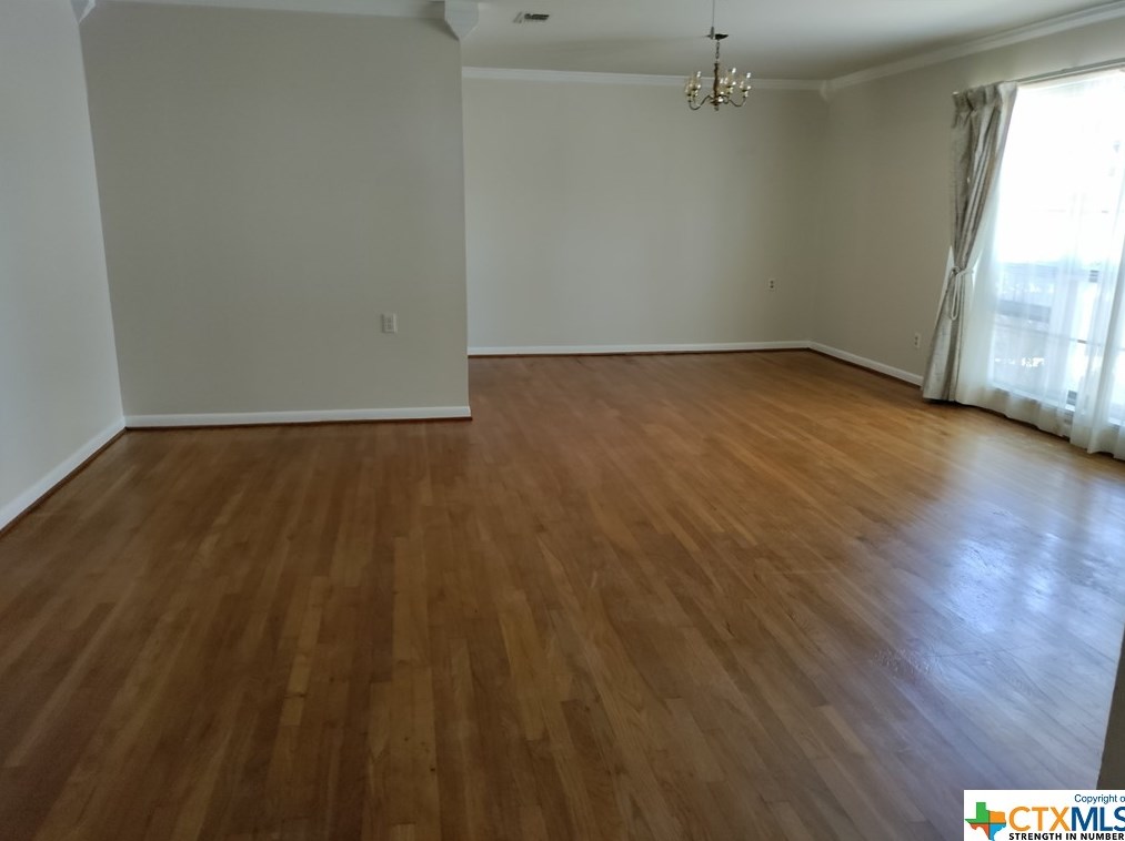 1160 Ilka Rd, Seguin, TX 78155