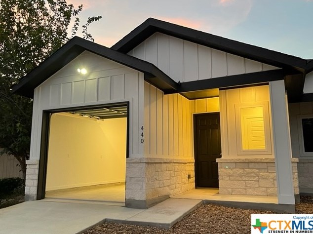 438 Merriweather St, New Braunfels TX  78130-4772 exterior