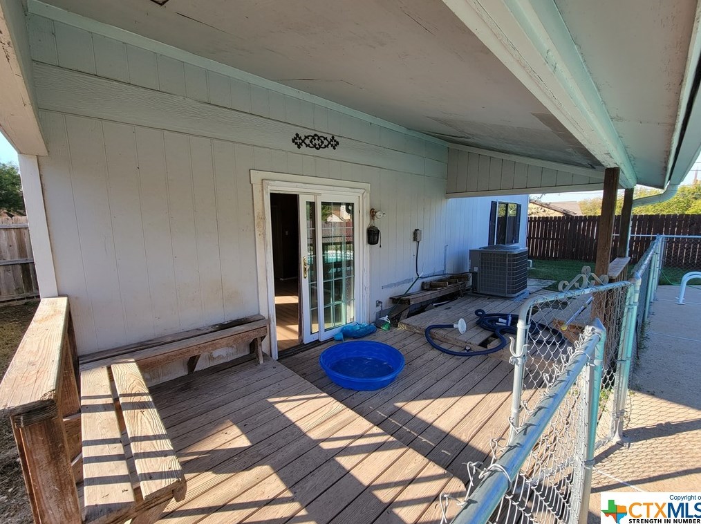 3901 Pickwick Ln, Killeen TX  76543-2709 exterior