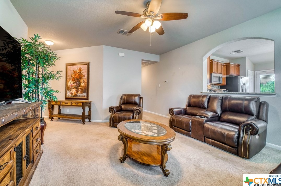 961 Lauren St, New Braunfels TX 78130-3965 exterior