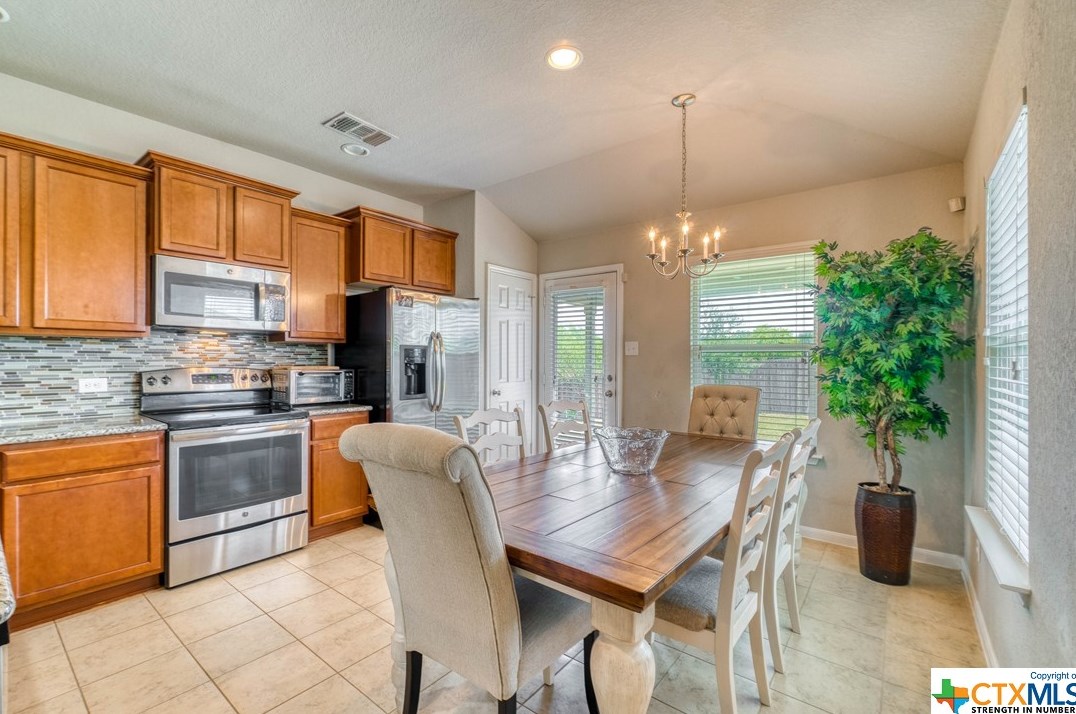 961 Lauren St, New Braunfels TX 78130-3965 exterior