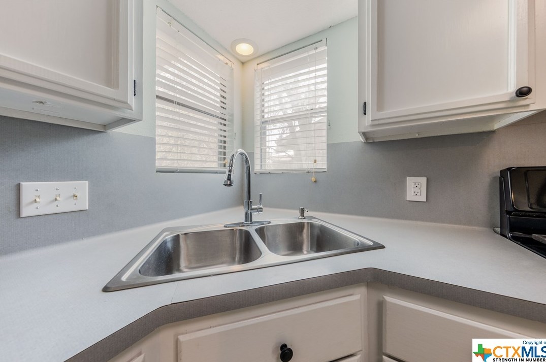 1913 Ramona Cir, San Marcos TX 78666-2226 exterior