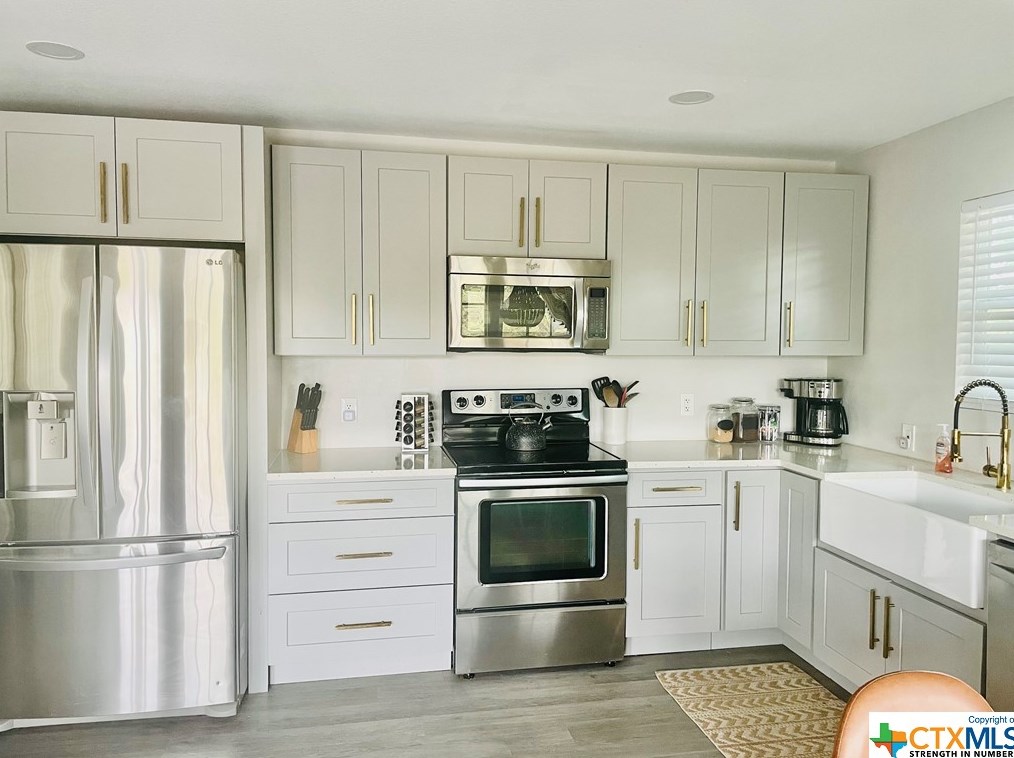 2495 Lakeshore Dr, New Braunfels TX  78133-2931 exterior