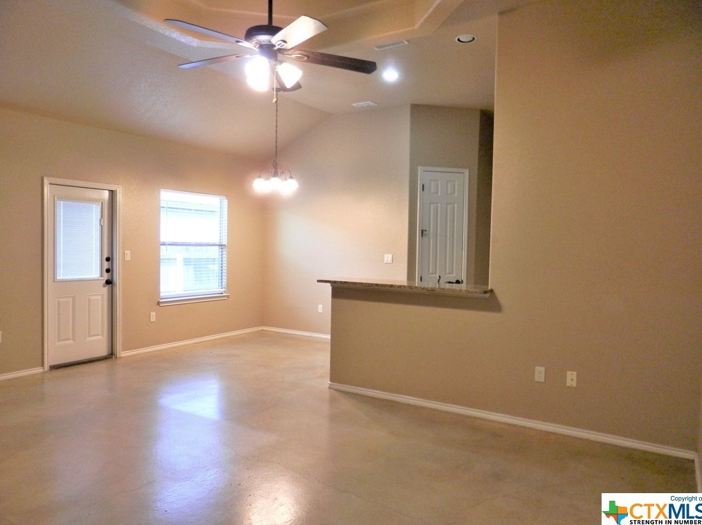 1056 Carolyn Cv, New Braunfels TX  78130-4151 exterior