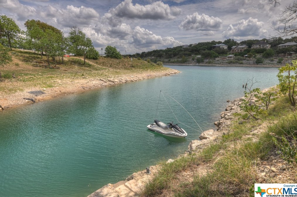 2078 Colleen Dr, New Braunfels TX 78133-5336 exterior