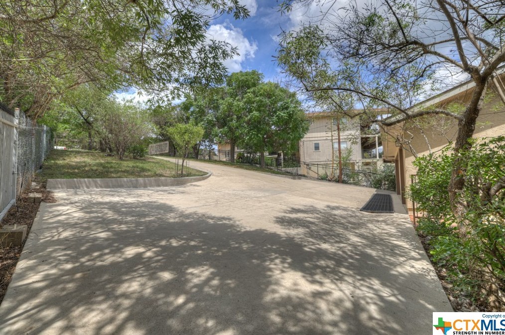 2078 Colleen Dr, New Braunfels TX 78133-5336 exterior