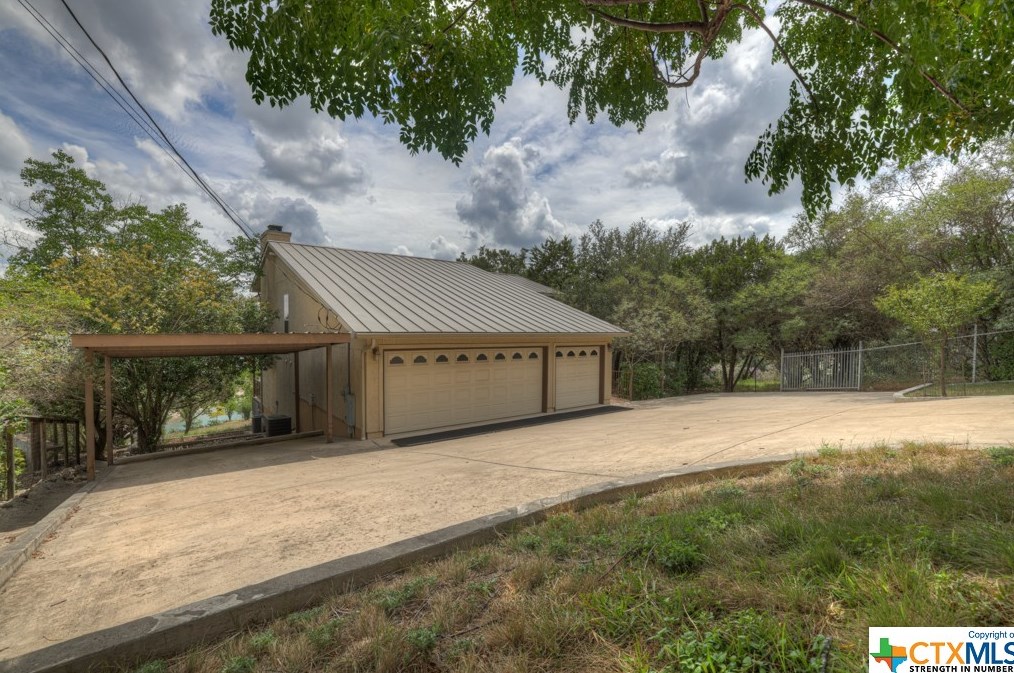 2078 Colleen Dr, New Braunfels TX 78133-5336 exterior