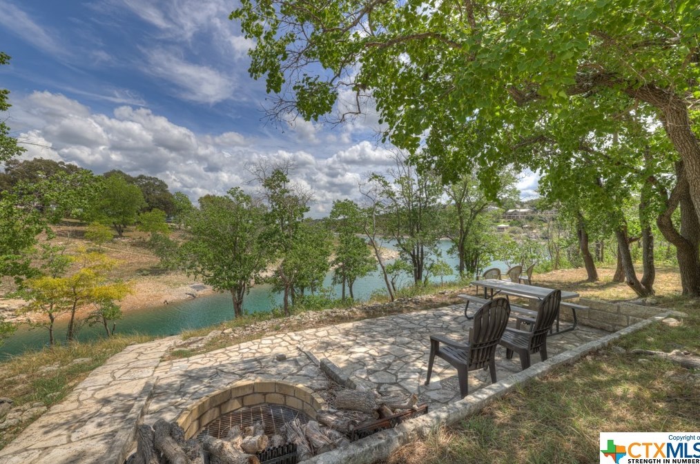 2078 Colleen Dr, New Braunfels TX 78133-5336 exterior