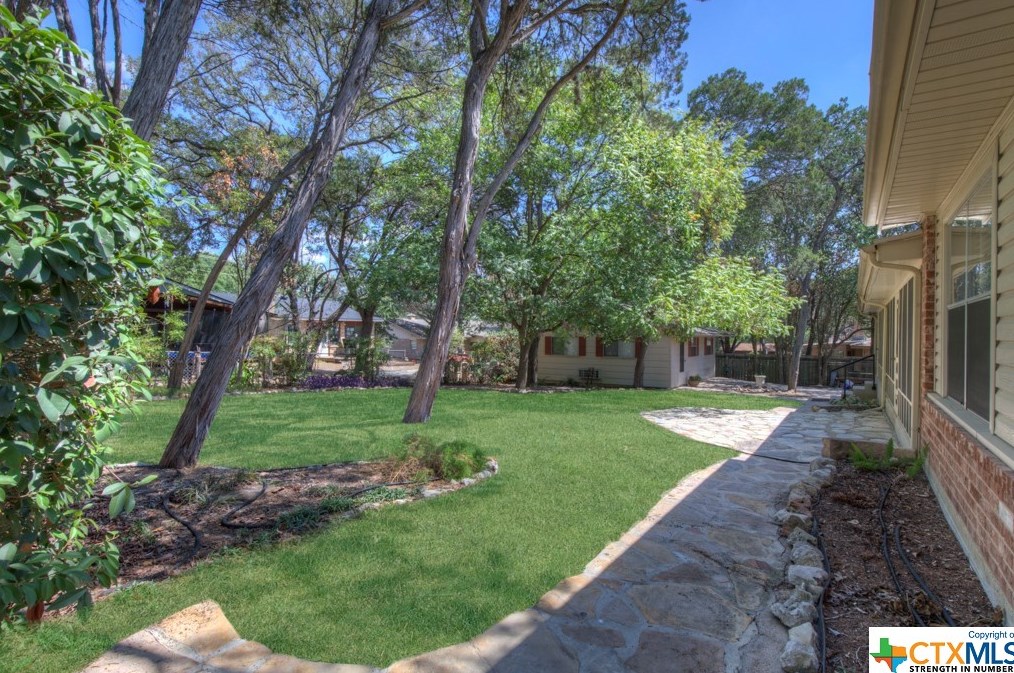 810 Timber Dr, New Braunfels TX 78130-6629 exterior