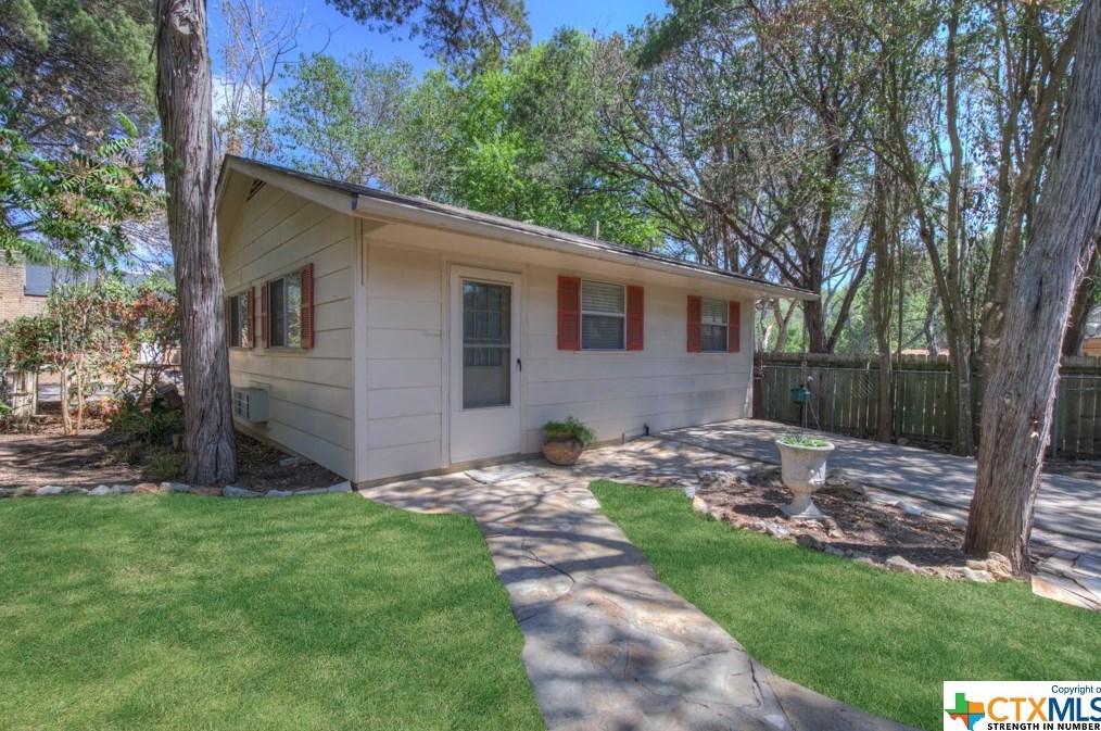 810 Timber Dr, New Braunfels TX 78130-6629 exterior