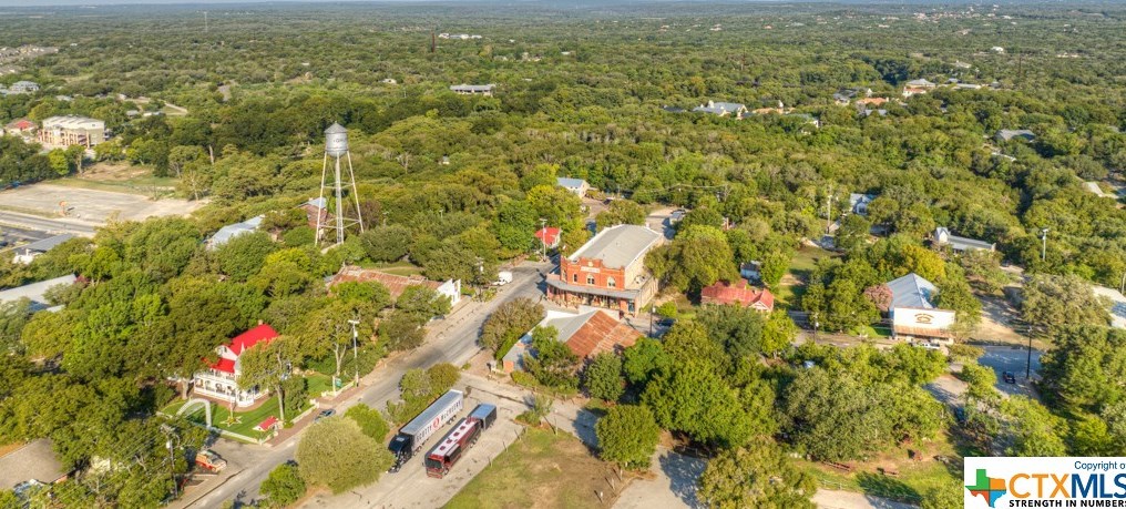 1226 Blf Crk Cir, New Braunfels TX 78130-4055 exterior