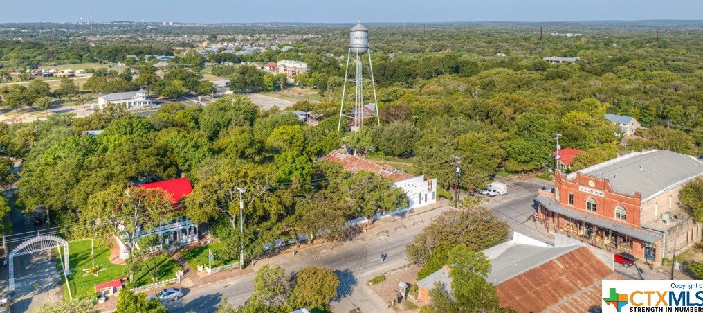 1226 Blf Crk Cir, New Braunfels TX 78130-4055 exterior