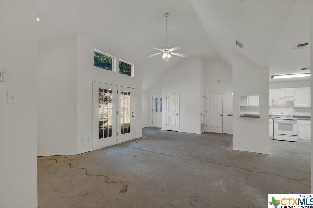 1226 Blf Crk Cir, New Braunfels TX 78130-4055 exterior