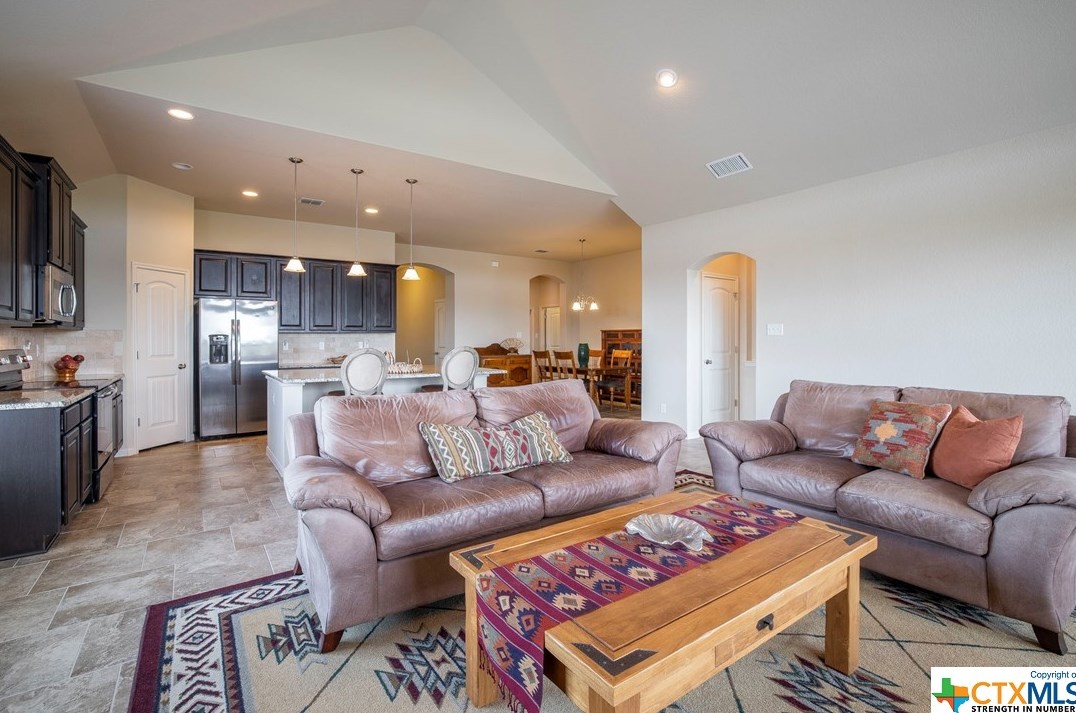 2948 Nicholas Cv, New Braunfels TX 78130-6846 exterior